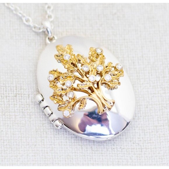 28 inch, Vintage Art Nouveau Tree Oval Silver Tone Locket Necklace by Avon - A27 - Picture 1 of 4